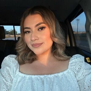 Meet your Posher, Melina